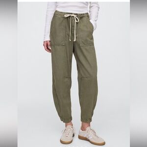 GAP Mid Rise Pull-On Soft Barrel Jeans | XL